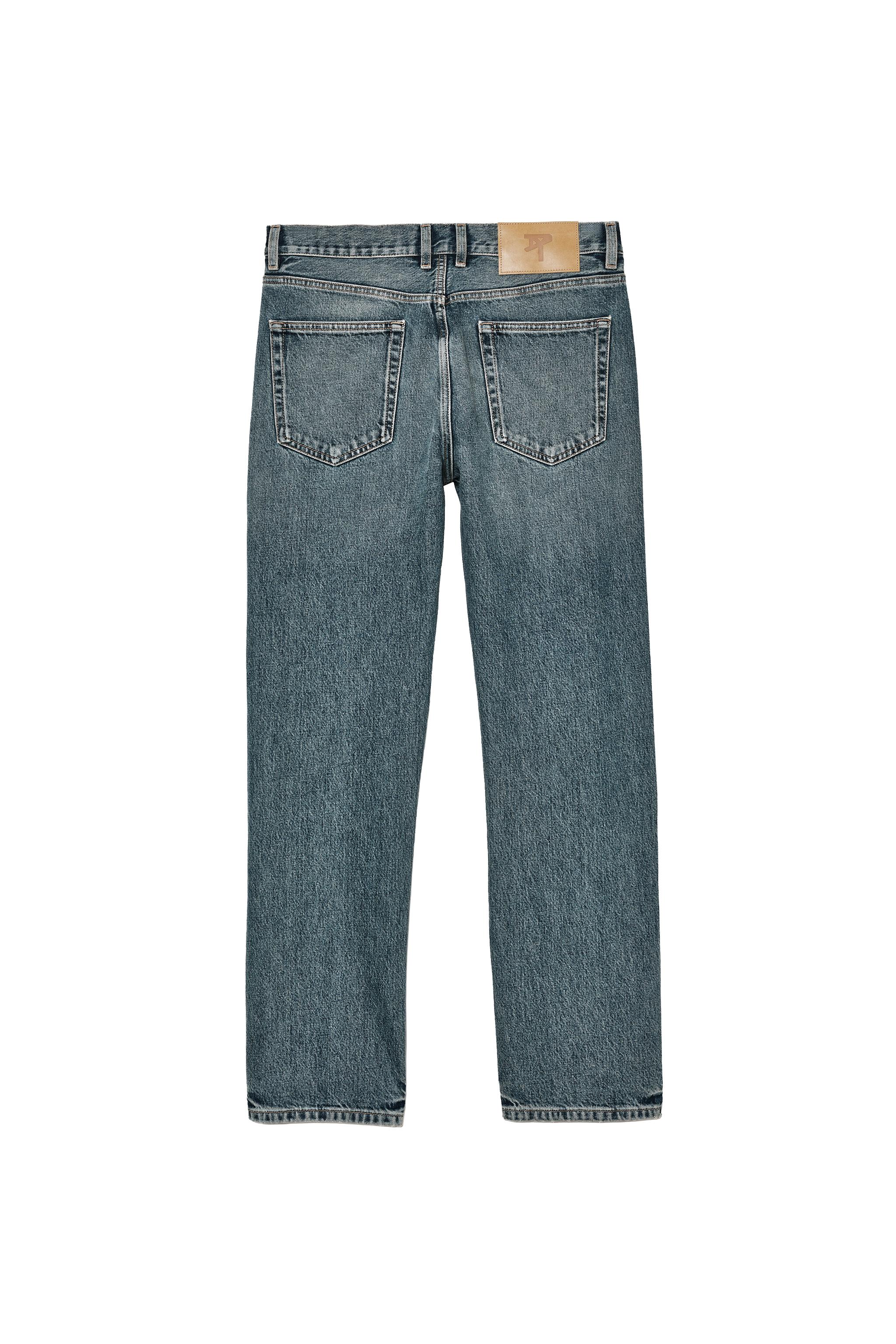STRAIGHT FIT JEANS